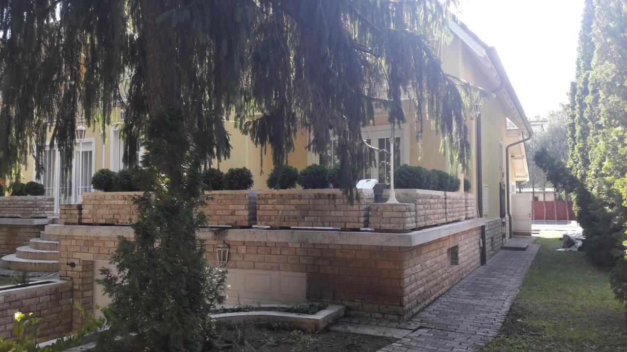 Peró Panzió Debrecen Kültér fotó